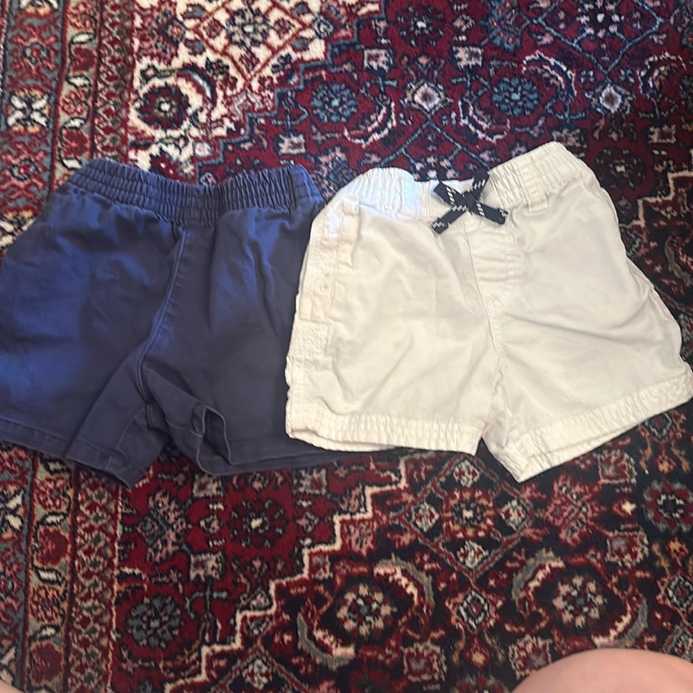 2 Ralph Lauren shorts